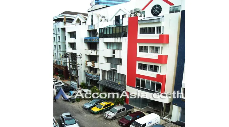 unit Office space For Rent in Ratchadaphisek, Bangkok  near MRT Ratchadaphisek (AA12963)